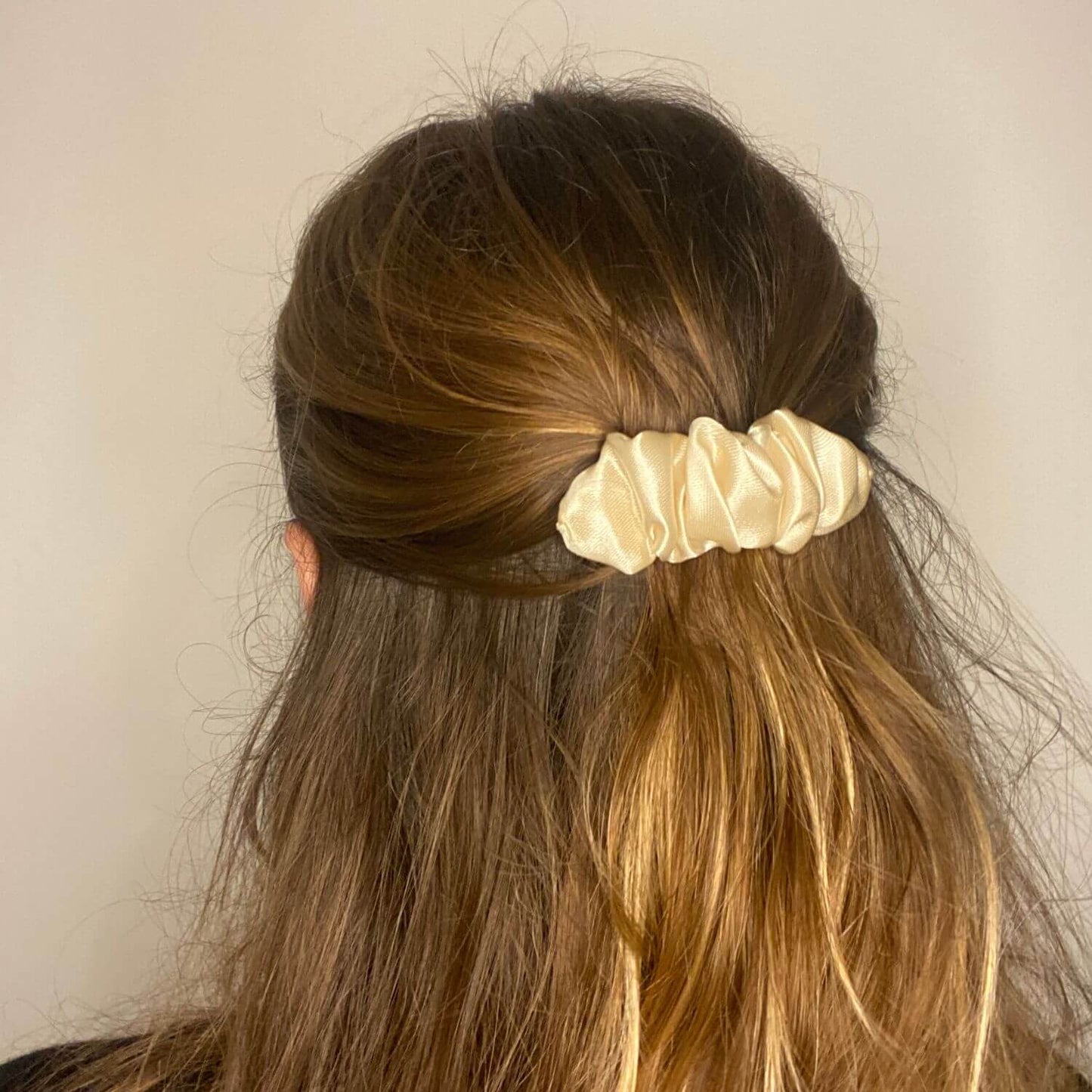 Barrette chouchou satin champagne Margaux