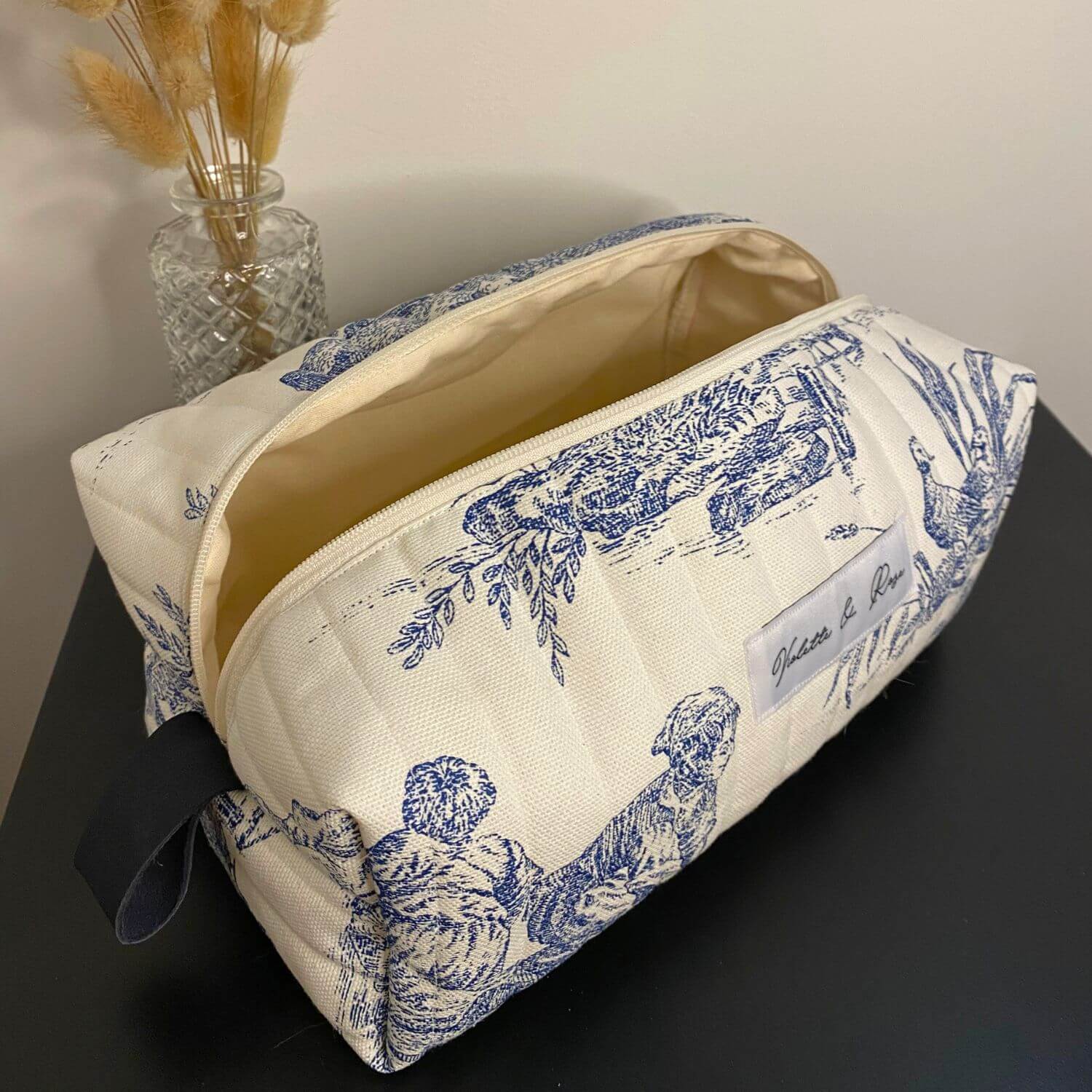 Trousse de toilette toile de jouy matelassée Made in France