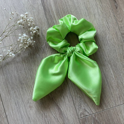 Chouchou en satin vert Lucky - Violette & Rose - Accessoires pour cheveux